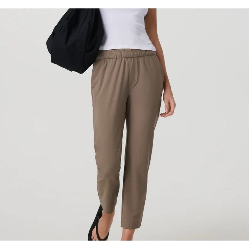 Vuori Miles Pants in Taupe Sz M